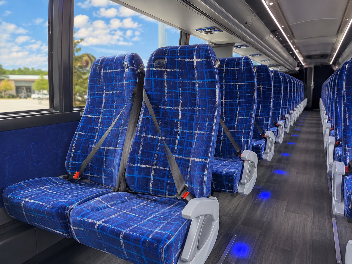 lincoln charter bus rentals for lincoln educational trips