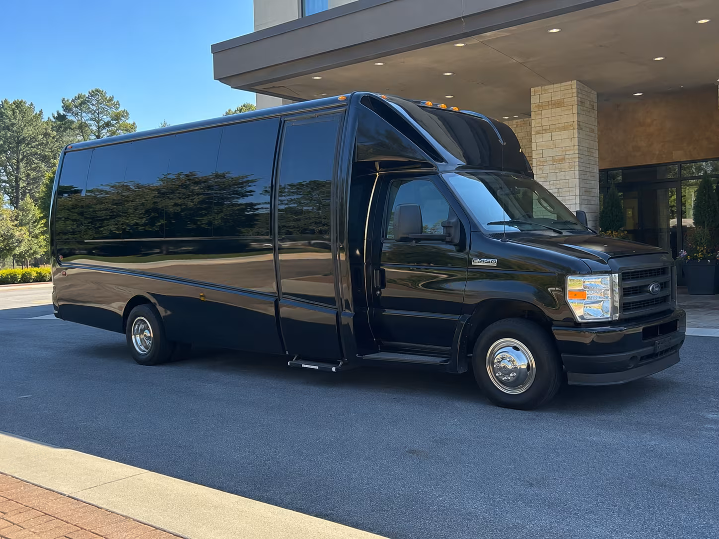 when your group needs a ride to sacramento international airport we make it easy