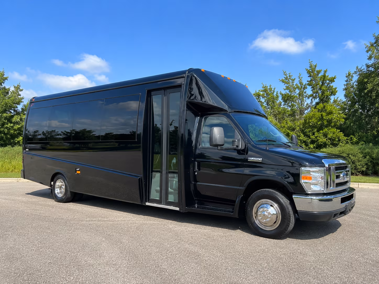 woodland winery shuttle bus rentals in woodland
